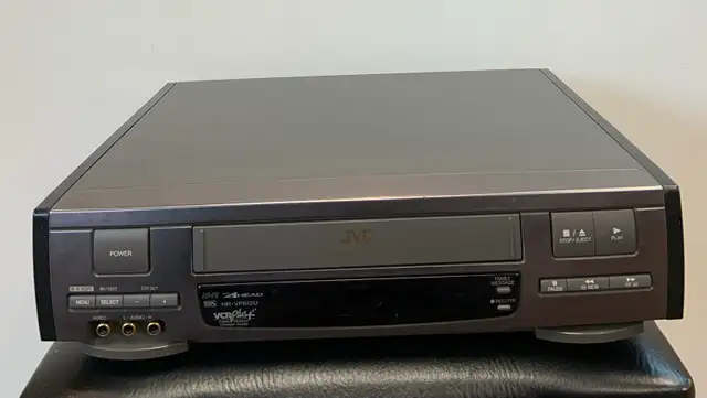 JVC VCR  No remote/No cables