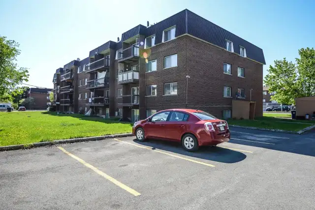 3 1/2 - 4 1/2 Appartements disponibles/ Available apartments!