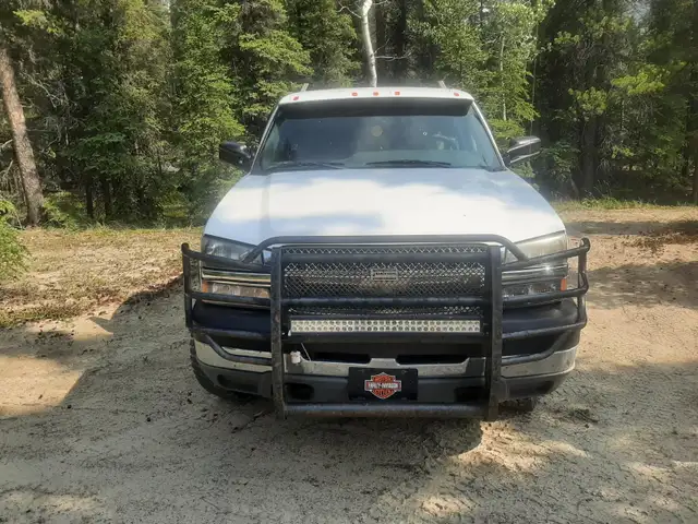 2003 CHEVY 2500HD REGCAB LONG BOX 4X4 OBO/TRADE