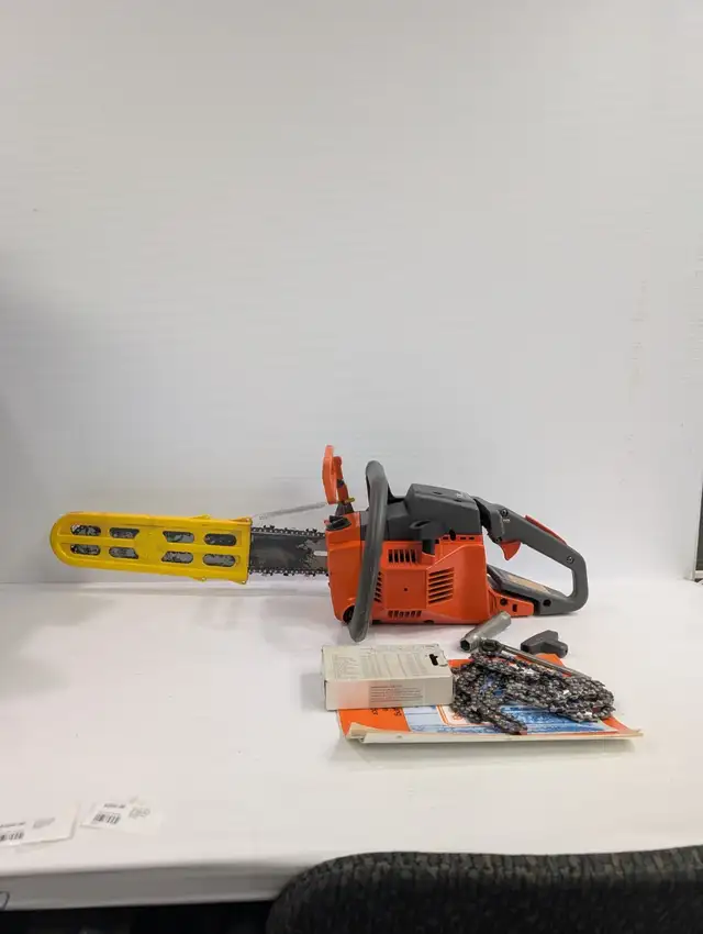 (B9033) Husqvarna 33 Gas Chainsaw w/ Manuals, Tools & New Spa...