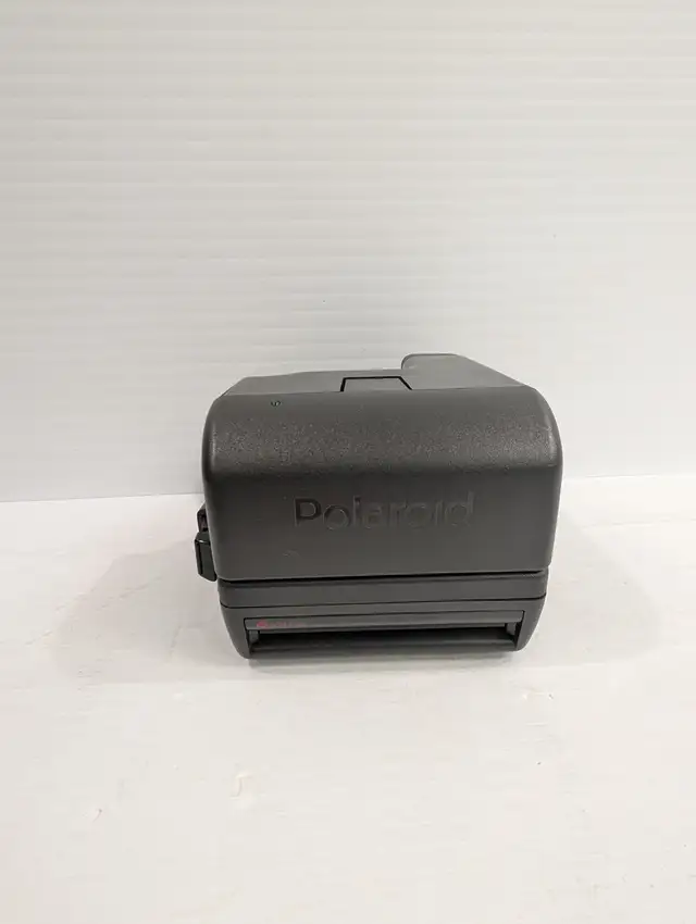 (B8002) Polaroid 600 Instant Film Camera w/ Strap - Vintage P...