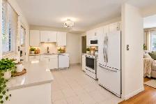 Inner-City Townhouse - OPEN HOUSE TODAY! 3:00pm to 5:30pm - Photo 4