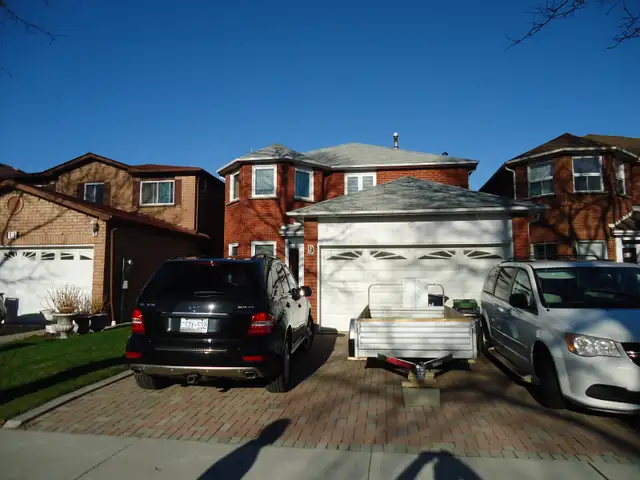 Bedroom For Rent In Executive 2 Storey Home In Highland Creek