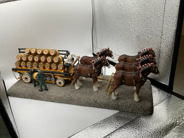 ANHEUSER - BUSCH BUDWEISER CLYDESDELE COLLECTION FIVE-HORSE hit