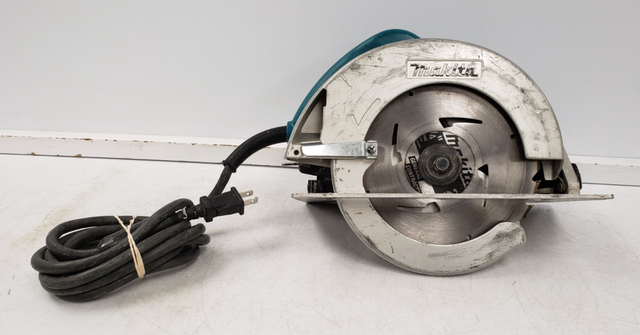 (9925005) Makita 5007B Corded Circular Saw