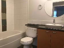 2,100 / 860ft - 2 Beds 2 Baths Condo Surrey Center for rent - Photo 7