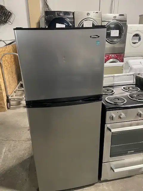 Réfrigérateur stainless 24'' Danby