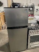 Réfrigérateur stainless 24'' Danby