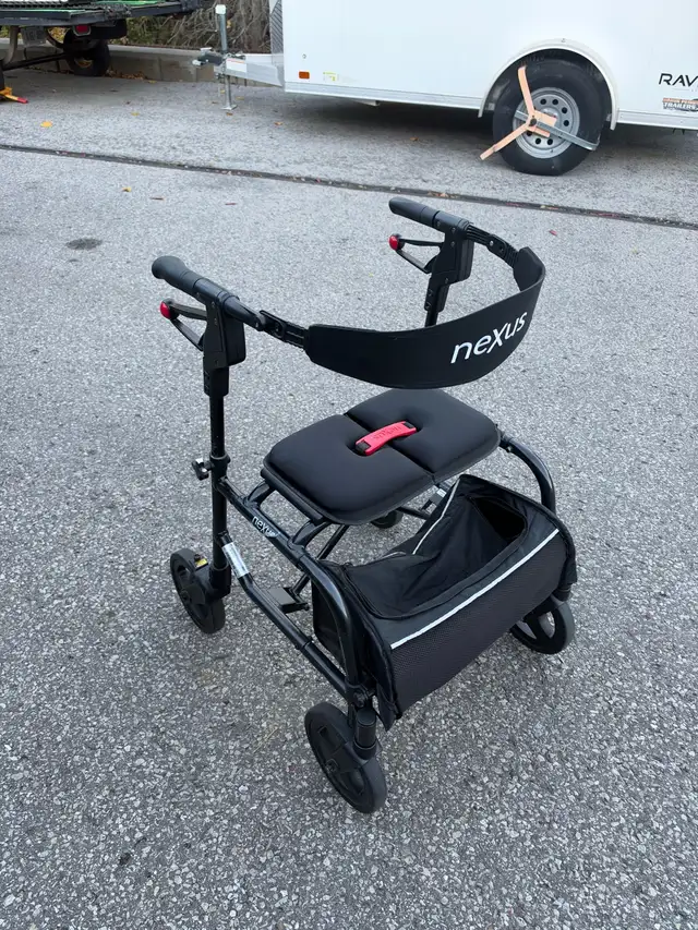 NEXUS 3 LOW WALKER ROLLATOR DELIVERY INCLUDED