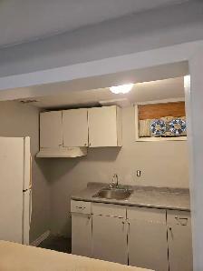 2 bedrooms basement apartment available immediately - Photo 5