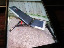 Cap  press  weight bench stand