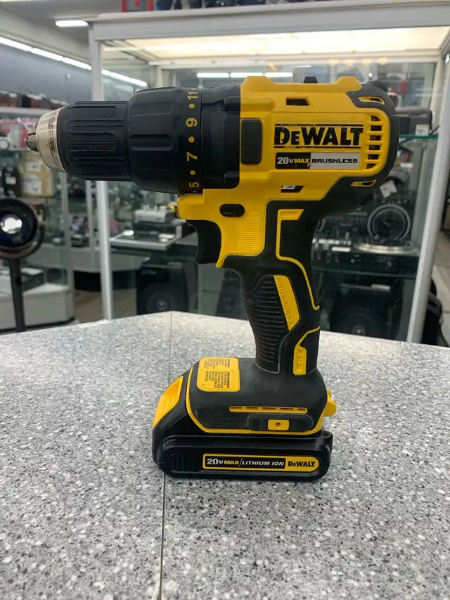 Dewalt DCD777 20V Drill