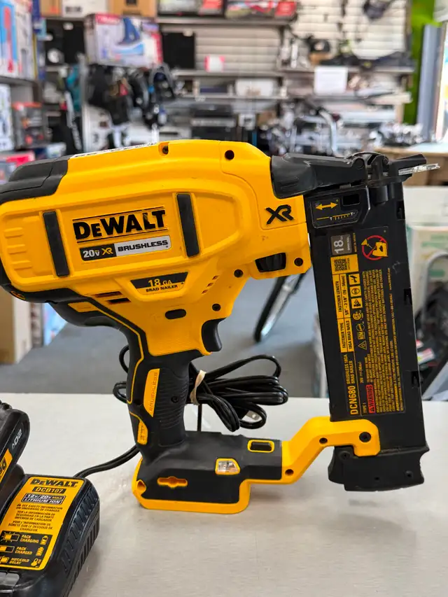 DEWALT 20V MAX Lithium-Ion 18-Gauge Cordless Brad Nailer