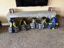 Mutang Survival life’s jackets