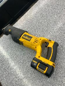 Dewalt DC385 18 Sawzall - Photo 2