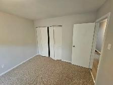 Main floor 3 bedroom apartment in North York - Photo 6