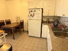 private room for rent in Bright apartment - Photo 2