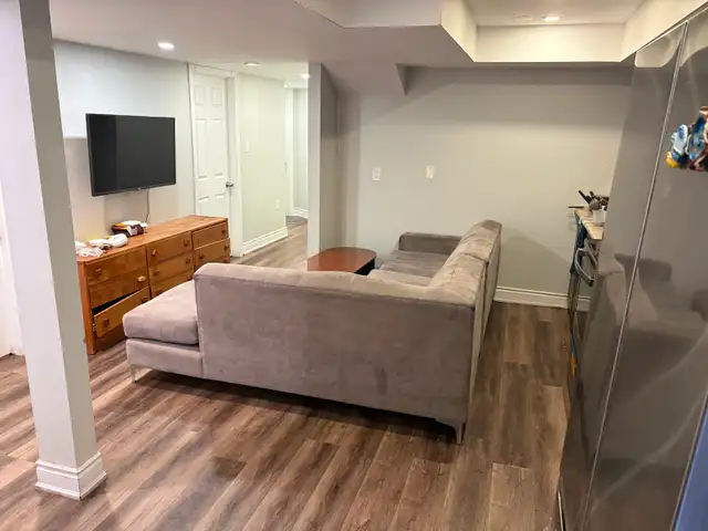 Room for rent private (No Parking)
