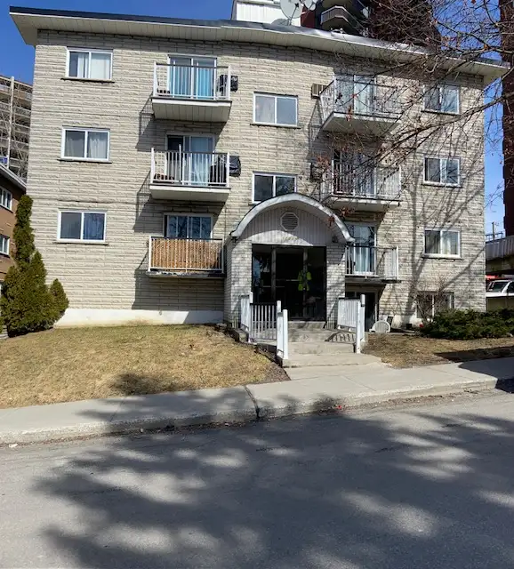Renovated 3½ in NDG | heating & hot water incl.
