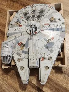 Hasbro Legacy Collection Millenium Falcon - Photo 2