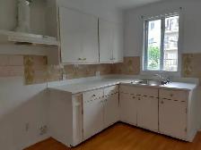 St-Laurant 3 bedrooms with 2 parkings and garden - Photo 3