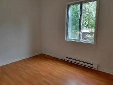 St-Laurant 3 bedrooms with 2 parkings and garden - Photo 8