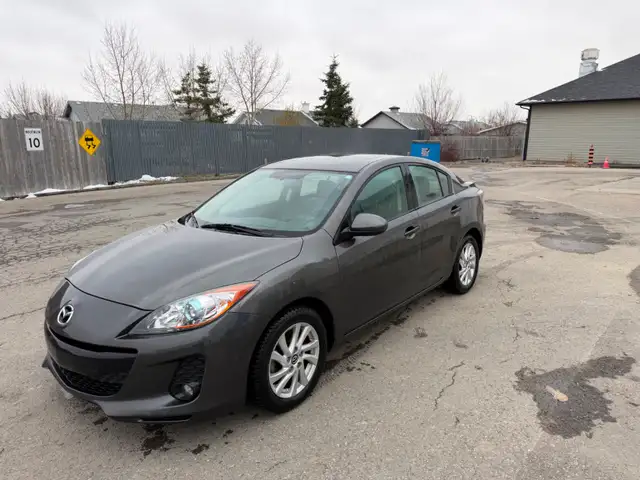 2013 Mazda 3 One Owner, Low km, Good service history, Leather se