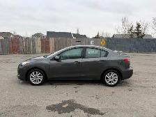 2013 Mazda 3 One Owner, Low km, Good service history, Leather se - Photo 2