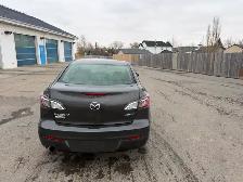 2013 Mazda 3 One Owner, Low km, Good service history, Leather se - Photo 7