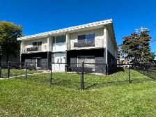 Kingsland 1 bedroom & 1 bath apartment unit/ NEW PAINT.