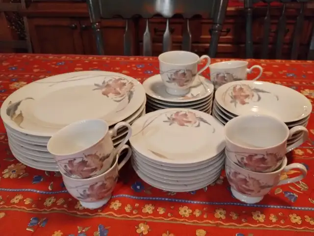 Ensemble de vaisselle pour 8 personnes