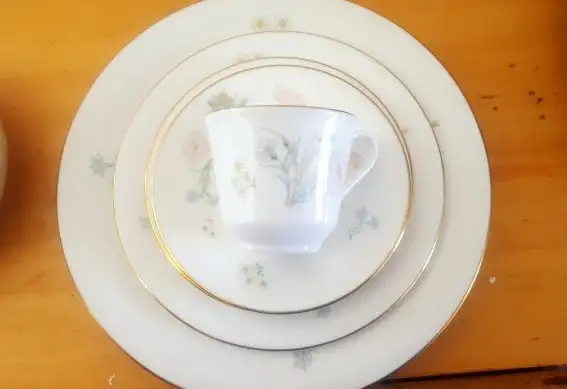 Royal Doulton - Flirtation