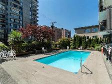 West End/Dec 1, Nice updated 1 Br Corner Unit/Parking/Beach - Photo 7