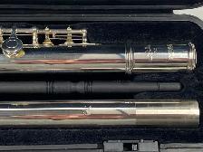 Yamaha YFL-221 Silver Plated Flute in Like New Condition - Photo 9
