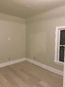Newly renovated 2 bedroom 1 bath - Photo 3