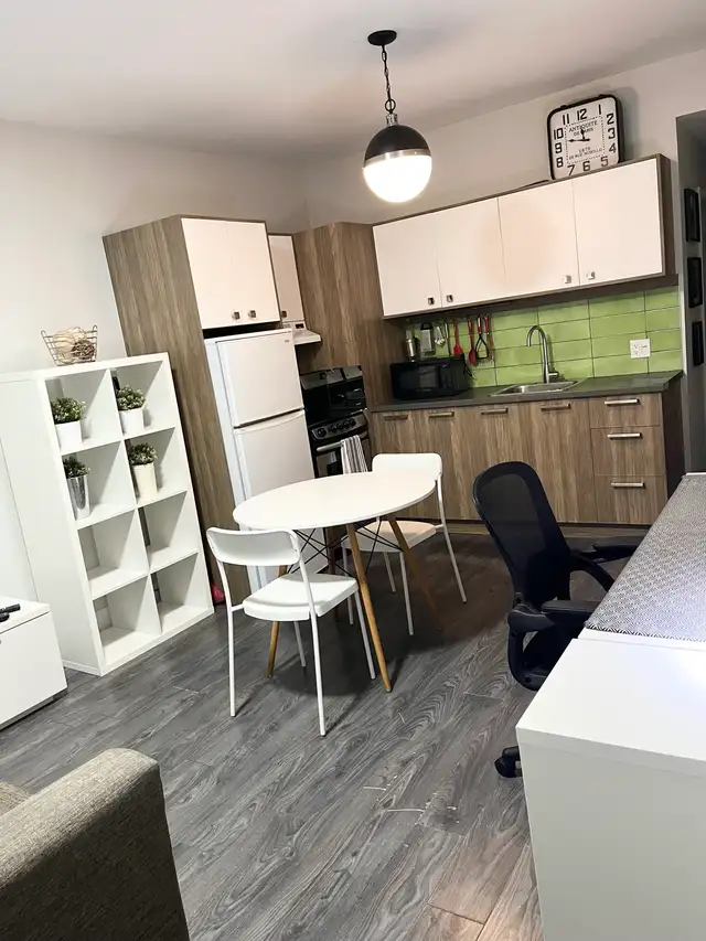 Grand 3 1/2 À LOUER À MONTRÉAL