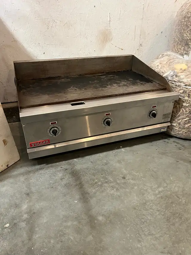 Vulcan 3 burner electric commercial grill