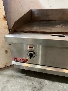 Vulcan 3 burner electric commercial grill - Photo 6