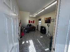 CAR DEALERSHIP OFFICE & LOT FOR RENT – OSHAWA Omvic approved - Photo 3