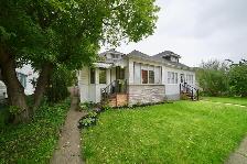 1 1/2 STOREY HOME W/ A FULL BASEMENT & GARAGE