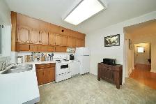 1 1/2 STOREY HOME W/ A FULL BASEMENT & GARAGE - Photo 4