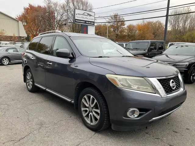 2014 NISSAN Pathfinder 7 Passagers | Camera | Mags
