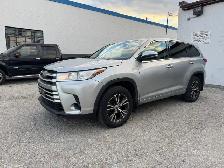 2017 Toyota Highlander LE - Photo 5