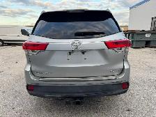 2017 Toyota Highlander LE - Photo 6