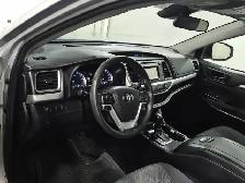 2017 Toyota Highlander LE - Photo 10