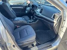 2017 Toyota Highlander LE - Photo 11