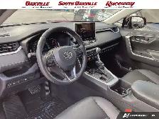 2024 Toyota RAV4 XLE | AWD | CLEAN CARFAX | NO ACCIDENTS | 1 OWN - Photo 13