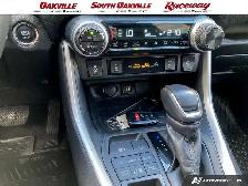 2024 Toyota RAV4 XLE | AWD | CLEAN CARFAX | NO ACCIDENTS | 1 OWN - Photo 18