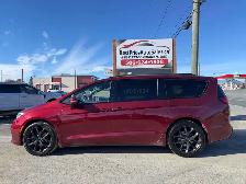 2022 Chrysler Pacifica Limited - Photo 2