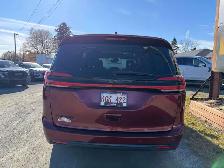 2022 Chrysler Pacifica Limited - Photo 4